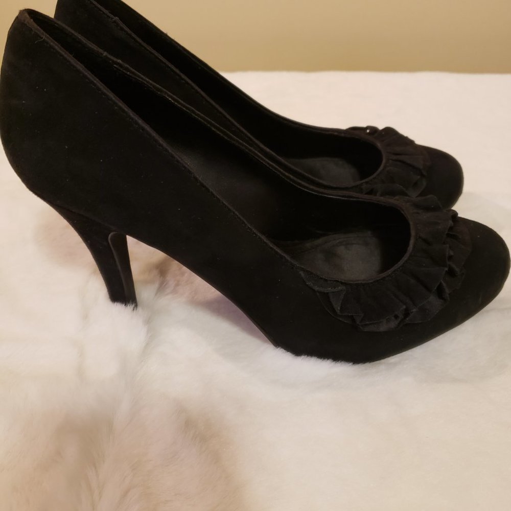 Aldo Black Suede Ruffled Toe Heels Size 36 (size 5US)